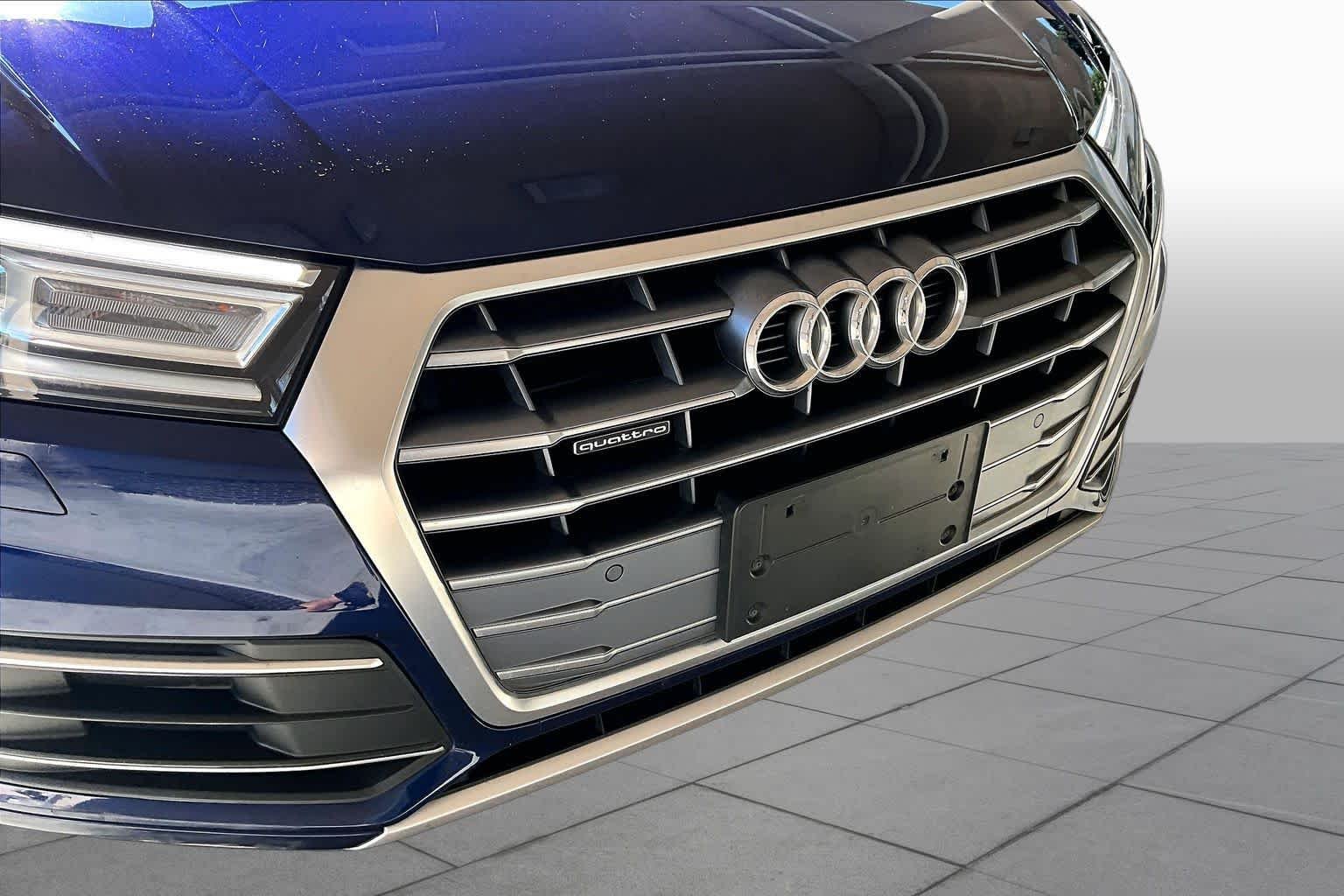 Used 2020 Navarra Blue Metallic Audi Premium image 30