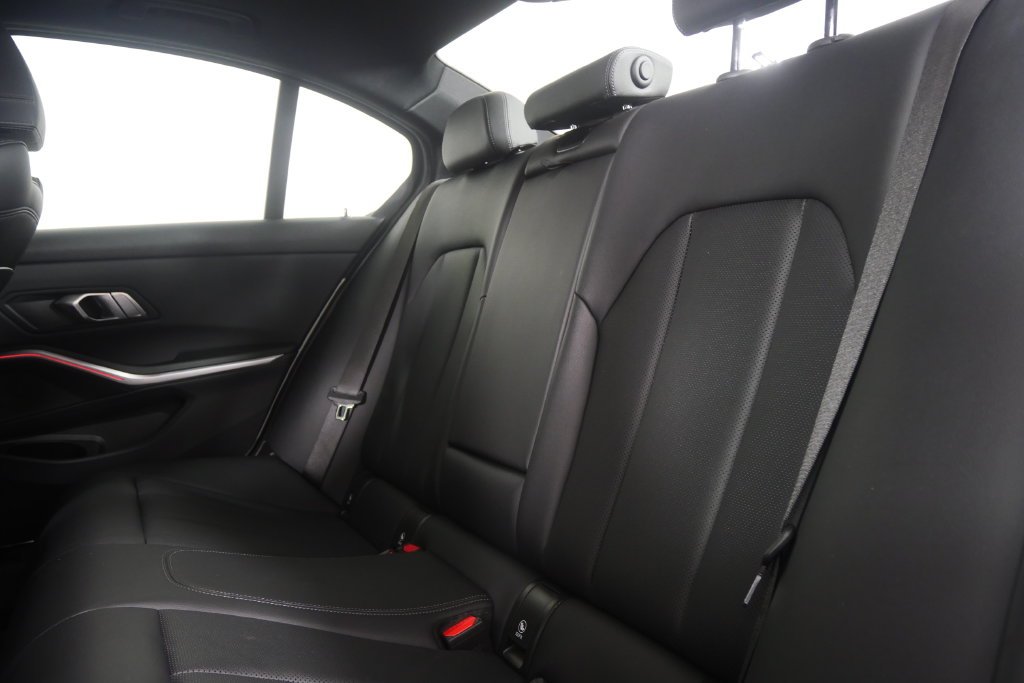 Used 2022 Alpine White BMW M340i image 15