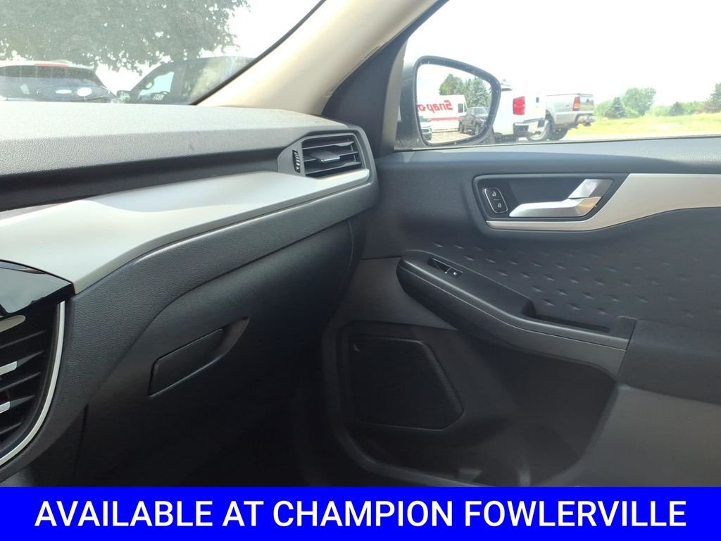 Used 2020 Silver Ford SE image 26