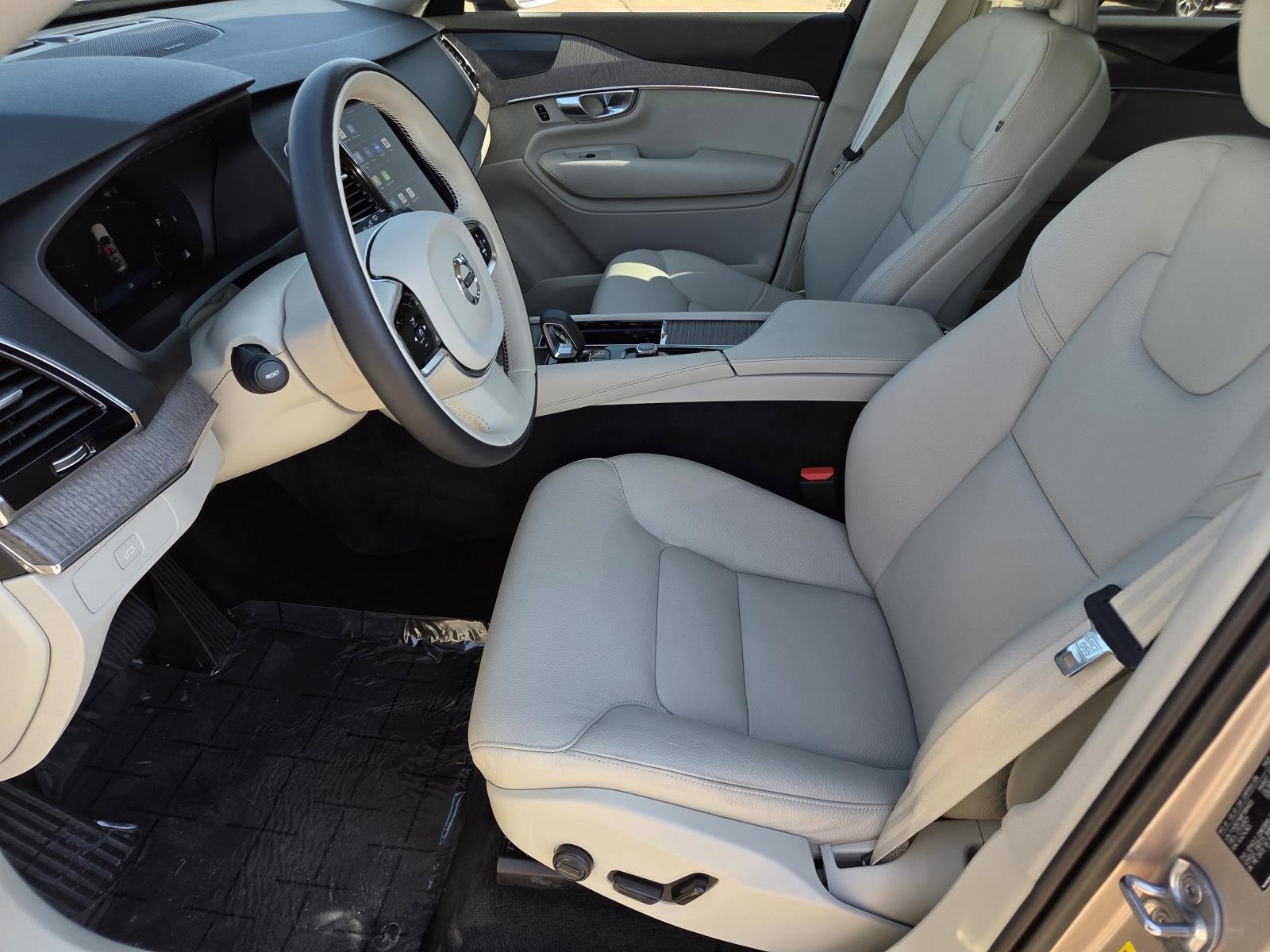 Used 2023 Bright Dusk Metallic Volvo Plus image 32