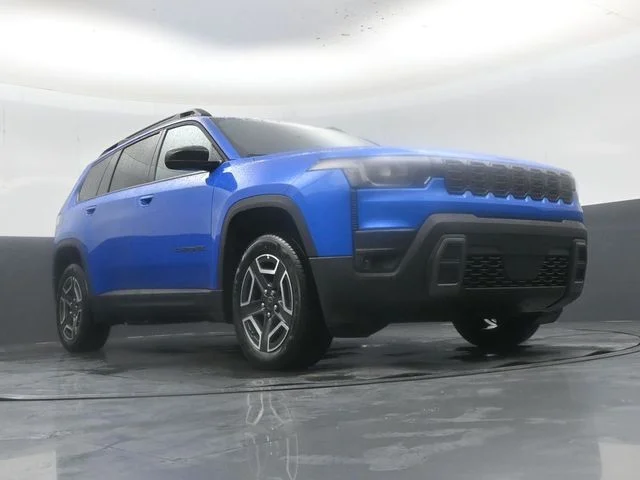 New 2026 Hydro Blue Pearl-Coat Exterior Paint Jeep Laredo image 47