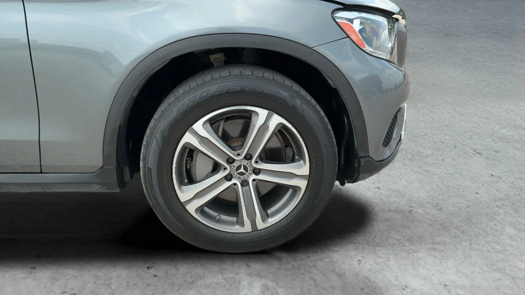 Used 2019  Mercedes-Benz GLC 300 image 26