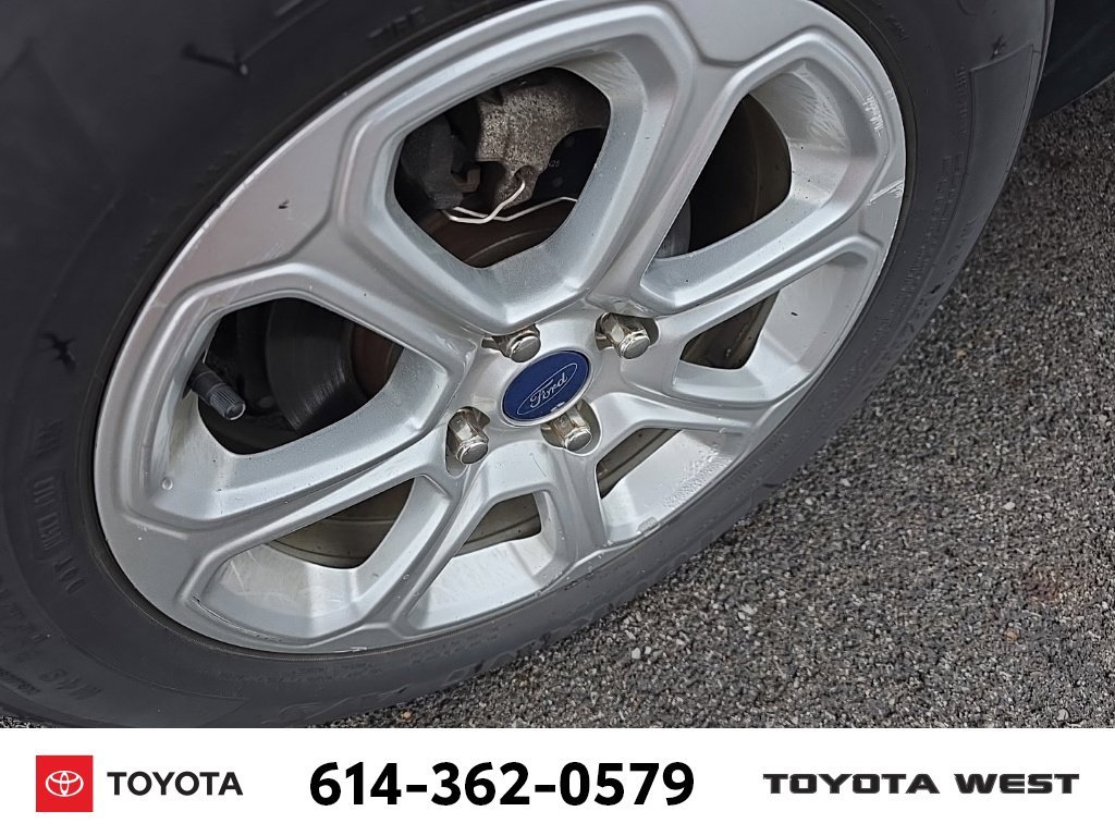 Used 2019  Ford SE image 10