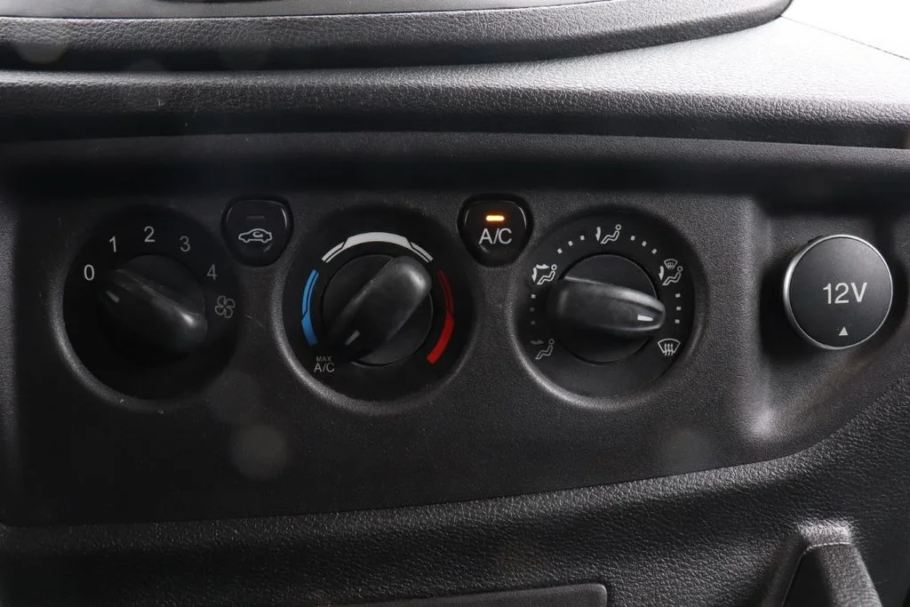 Used 2015 White Ford Base image 27