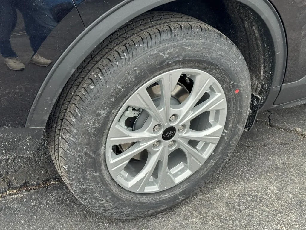 New 2026 Agate Black Metallic Ford Active® image 4