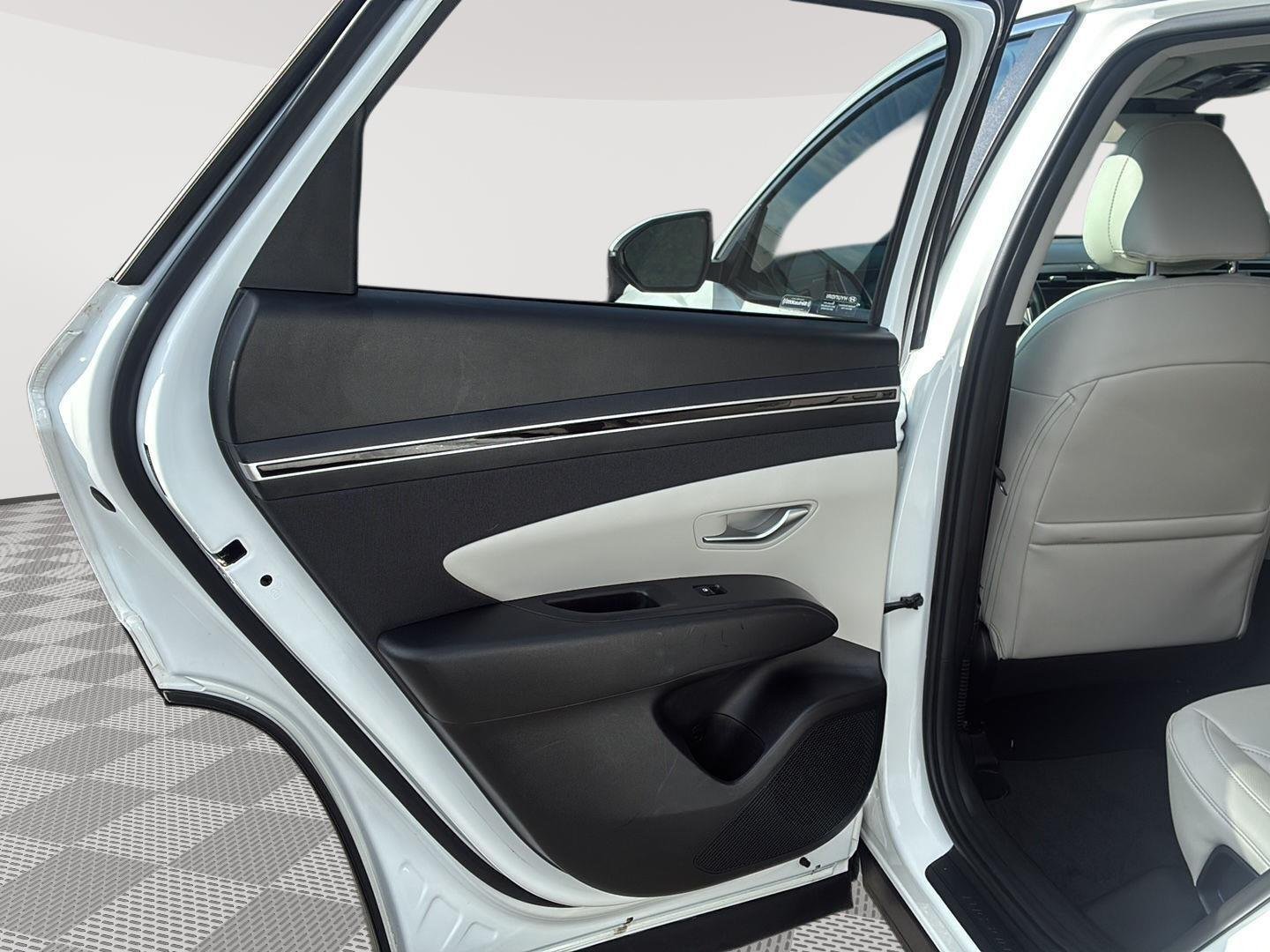 Used 2024 White Pearl Hyundai SEL image 22