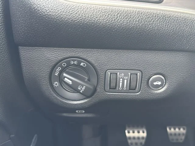 Used 2022 Green Dodge R/T Scat Pack image 25