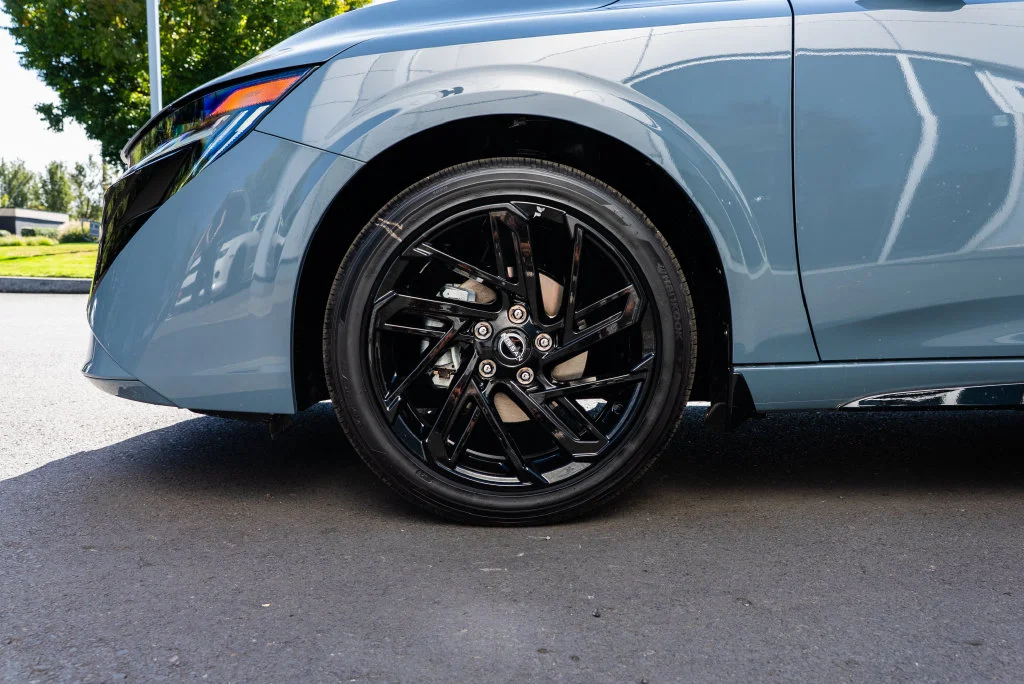 New 2027 Atlantic Gray Metallic / Super Black Two-tone Nissan SR Midnight Edition image 7