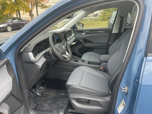 New 2026 Monterey Blue Pearl Volkswagen 2.0T SE image 5