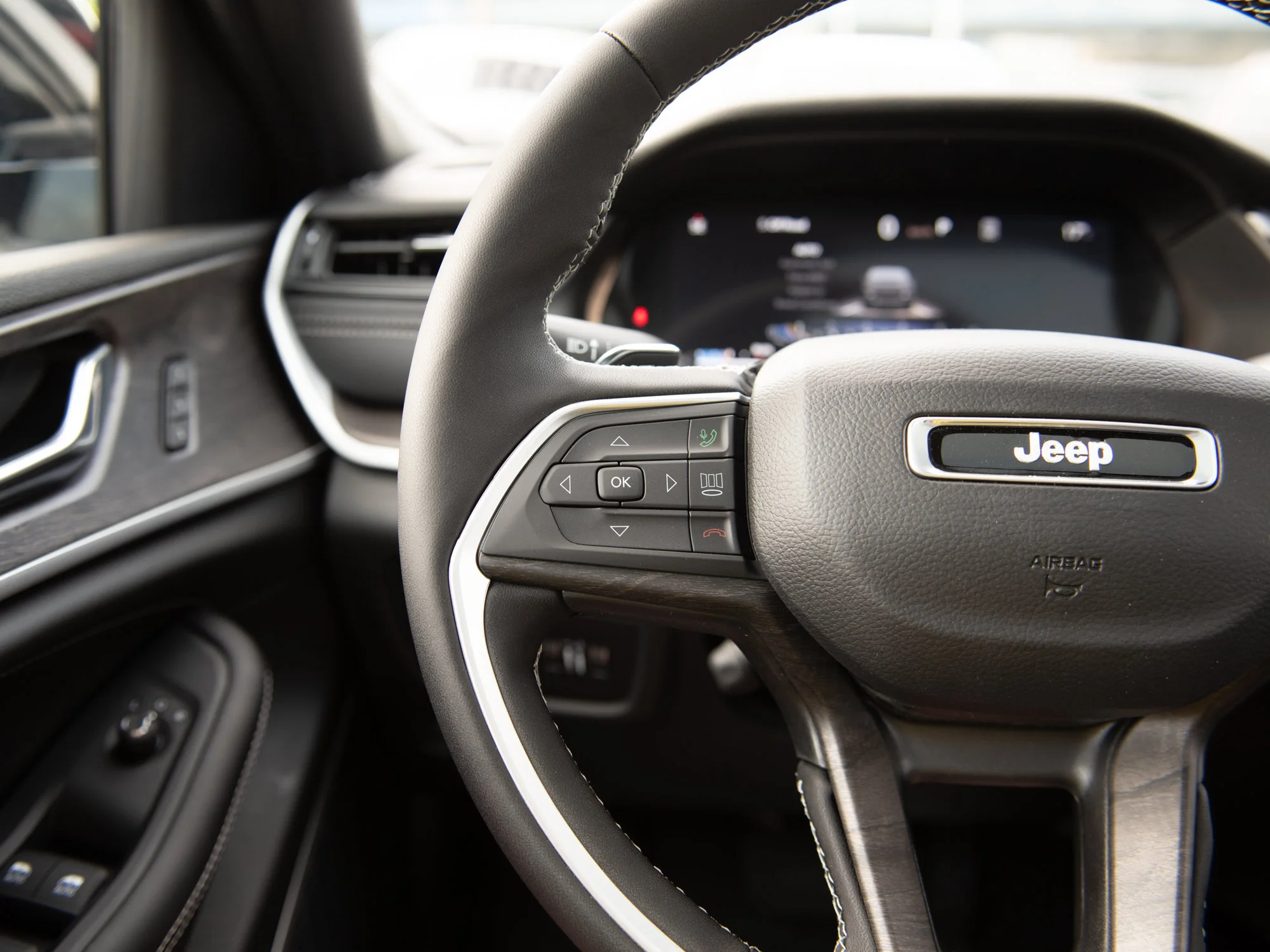 New 2026 White Jeep Limited Reserve* image 15
