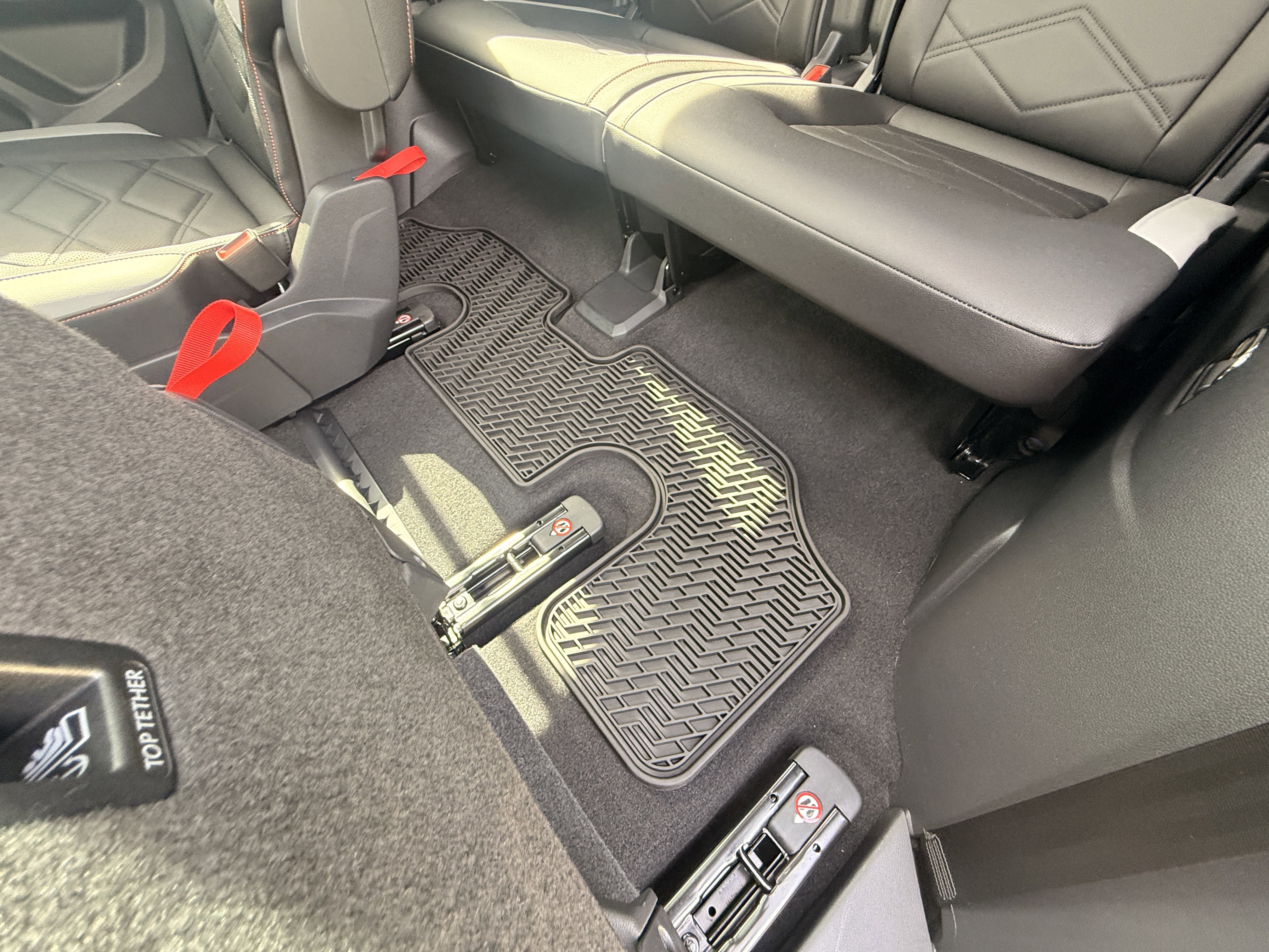Certified Used 2025  Volkswagen 2.0T Peak Edition image 30