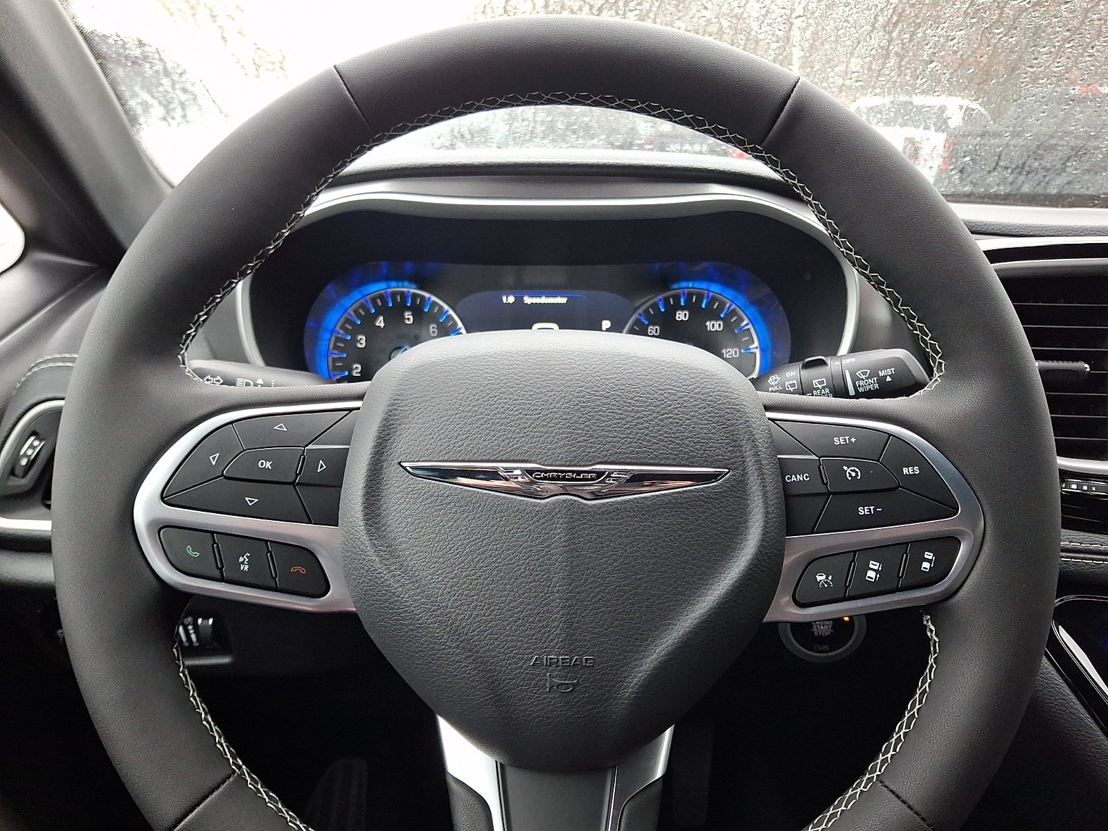 New 2026 Bright White Clear-Coat Exterior Paint Chrysler Select image 10