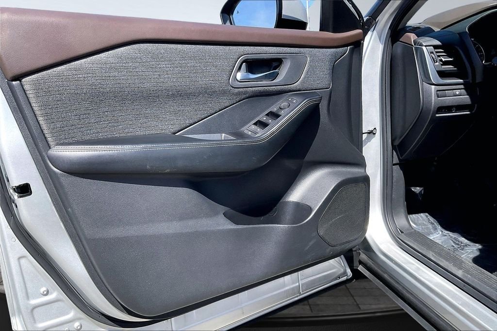 2023 Nissan Rogue SV - Photo 22