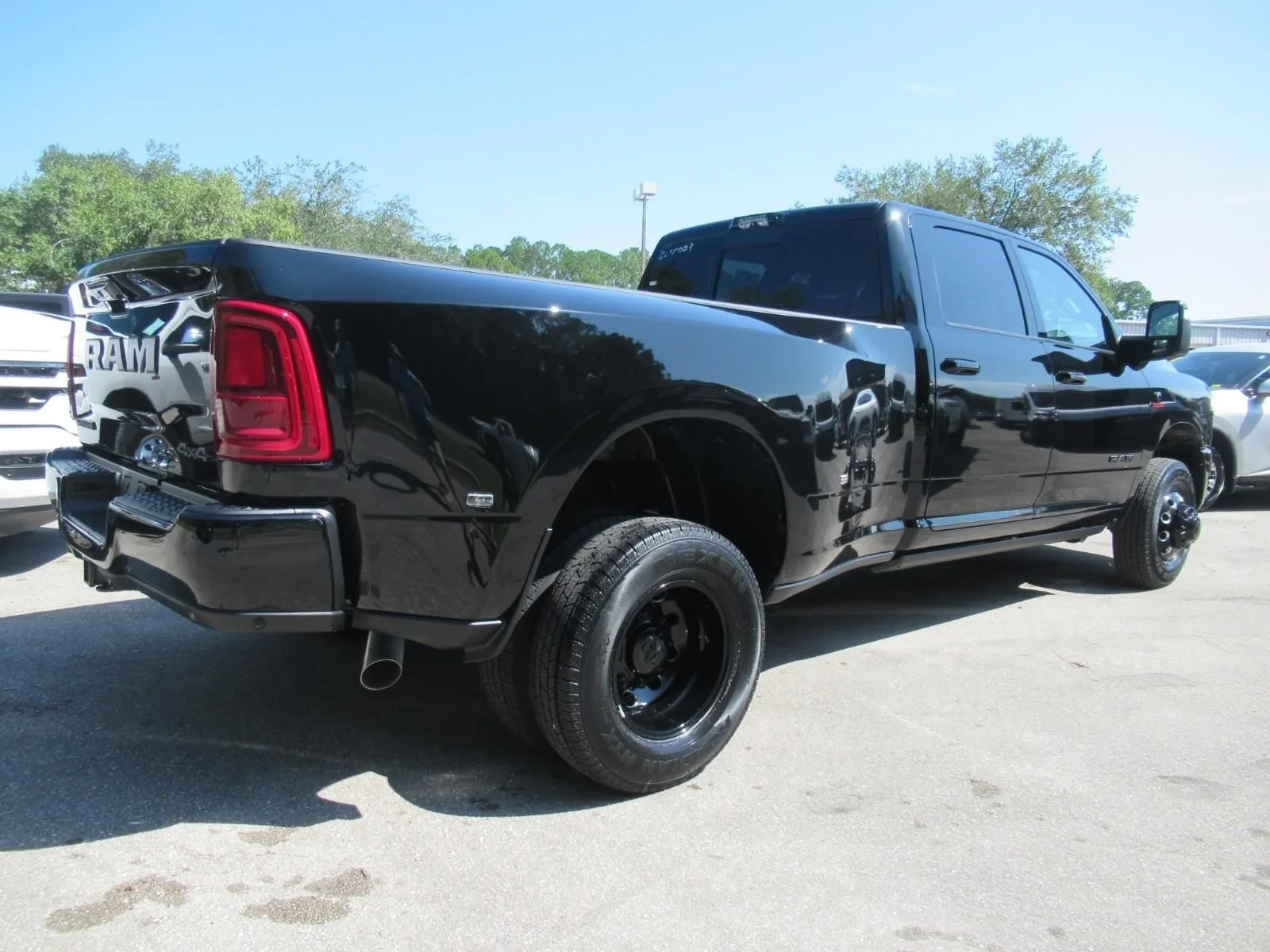 New 2027 Diamond Black Crystal Pearlcoat RAM Laramie image 7