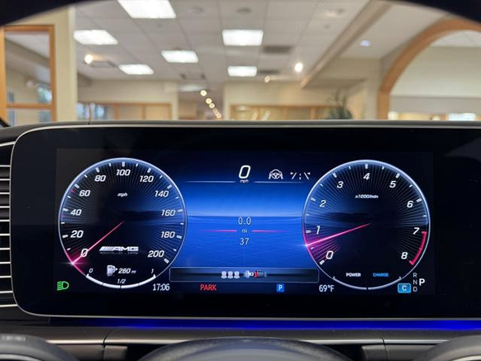 Certified Used 2025 Polar White Mercedes-Benz S 4MATIC®+ image 17