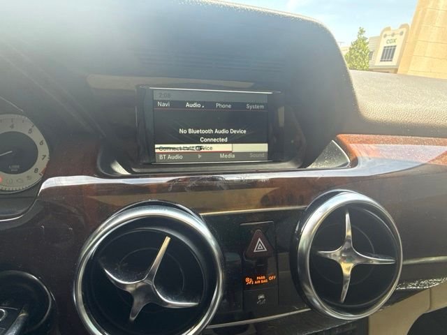 Used 2014 White Mercedes-Benz GLK 350 image 10