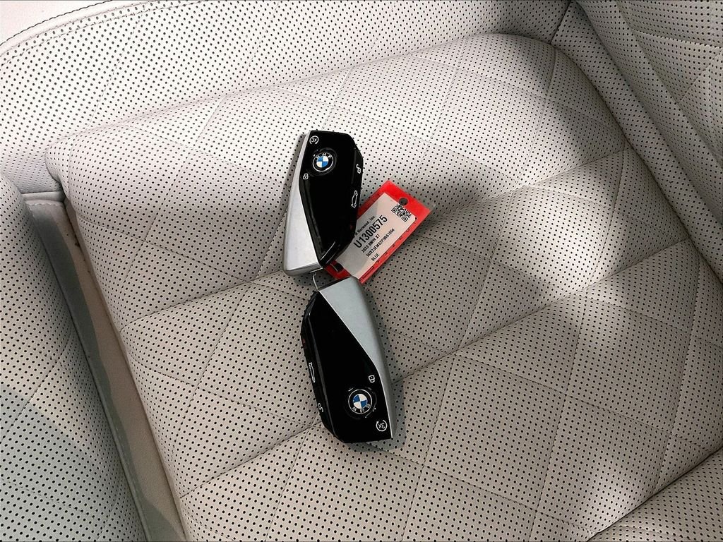 Used 2023 Black BMW xDrive40i image 32