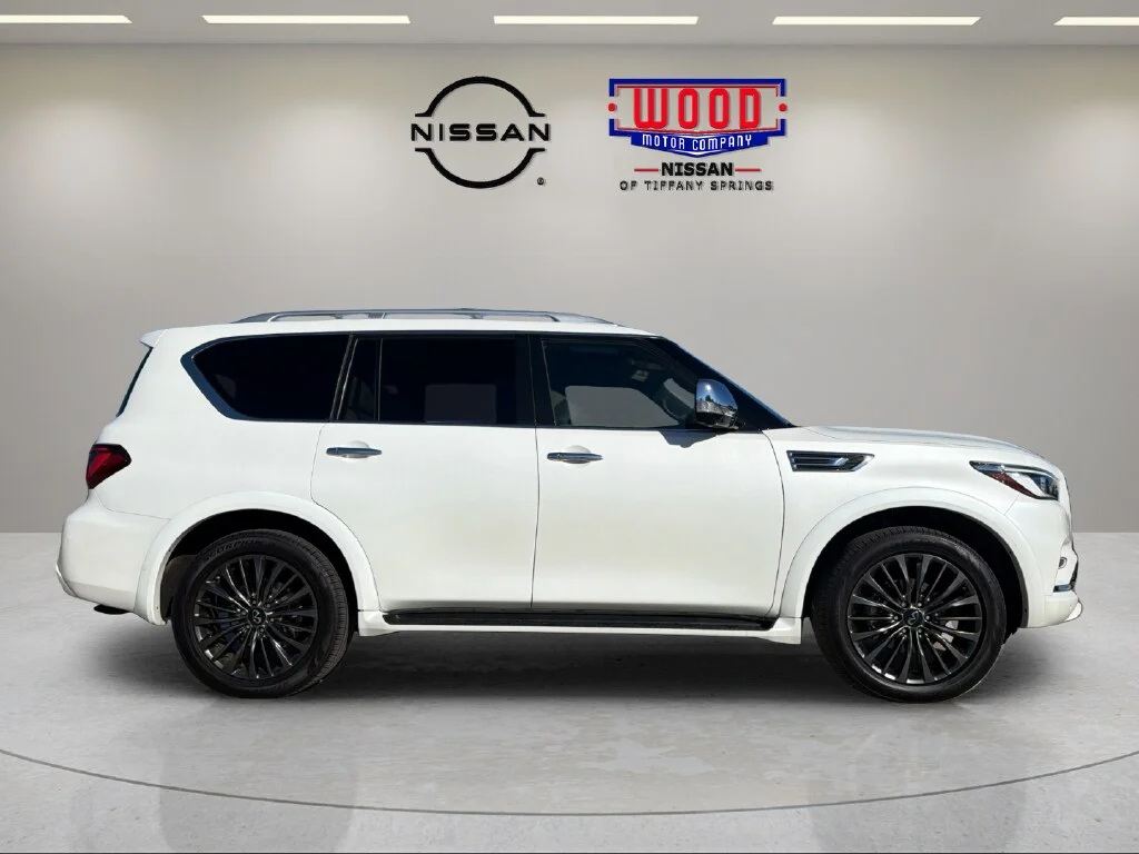 Used 2023 Moonstone White INFINITI Sensory image 2