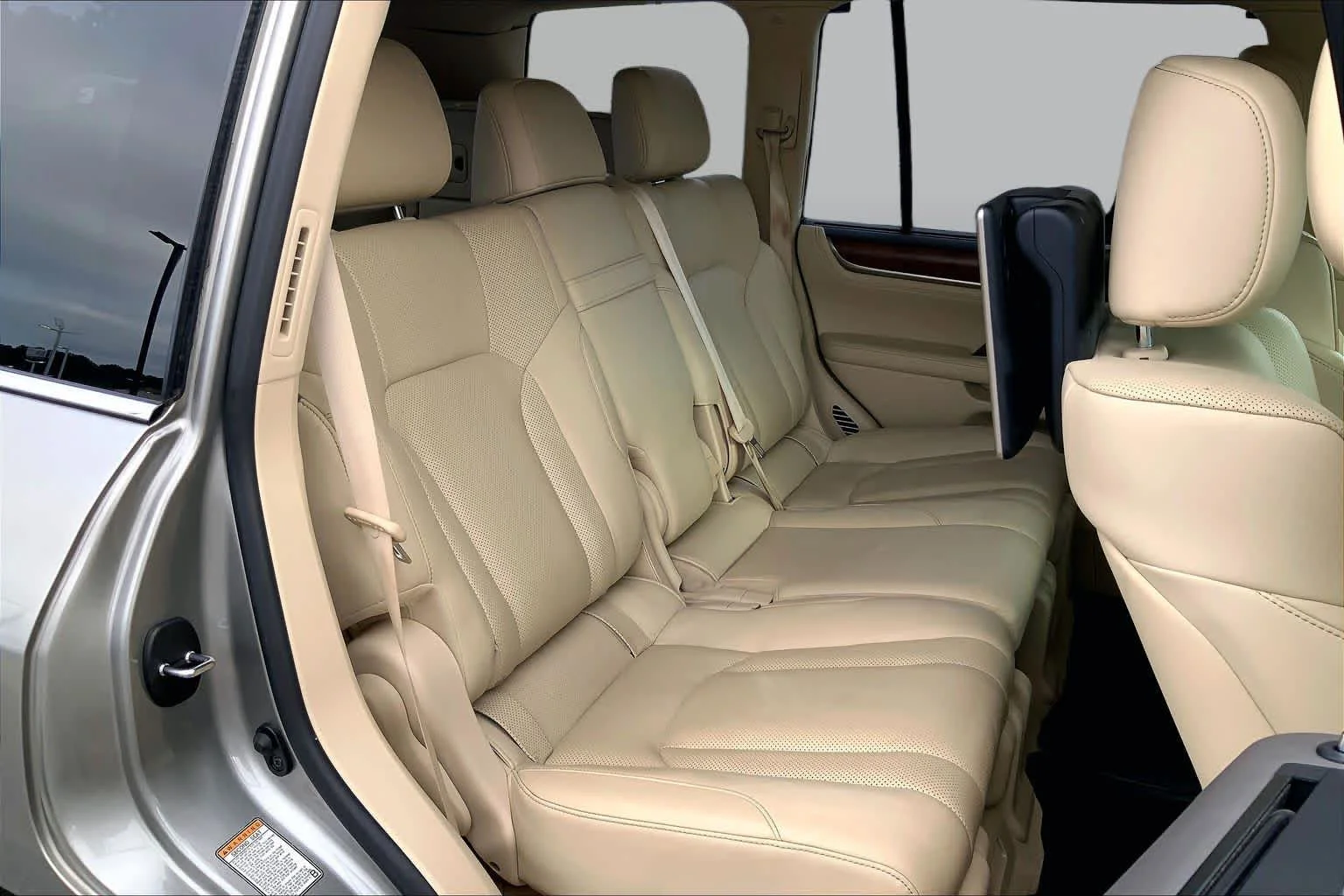 Used 2017 Atomic Silver Lexus  image 19
