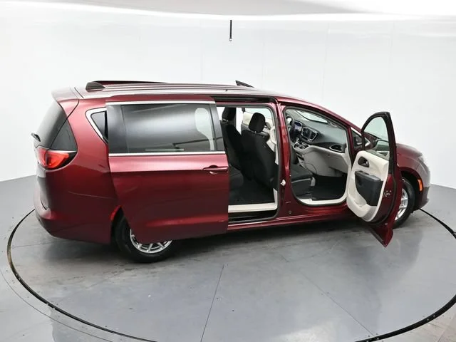 Used 2023 Velvet Red Pearlc Chrysler LX image 43