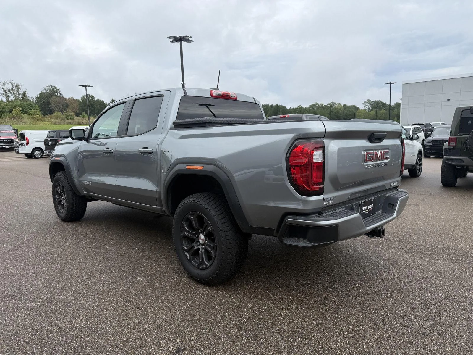 Used 2024 Summit White GMC 2WD Elevation image 4