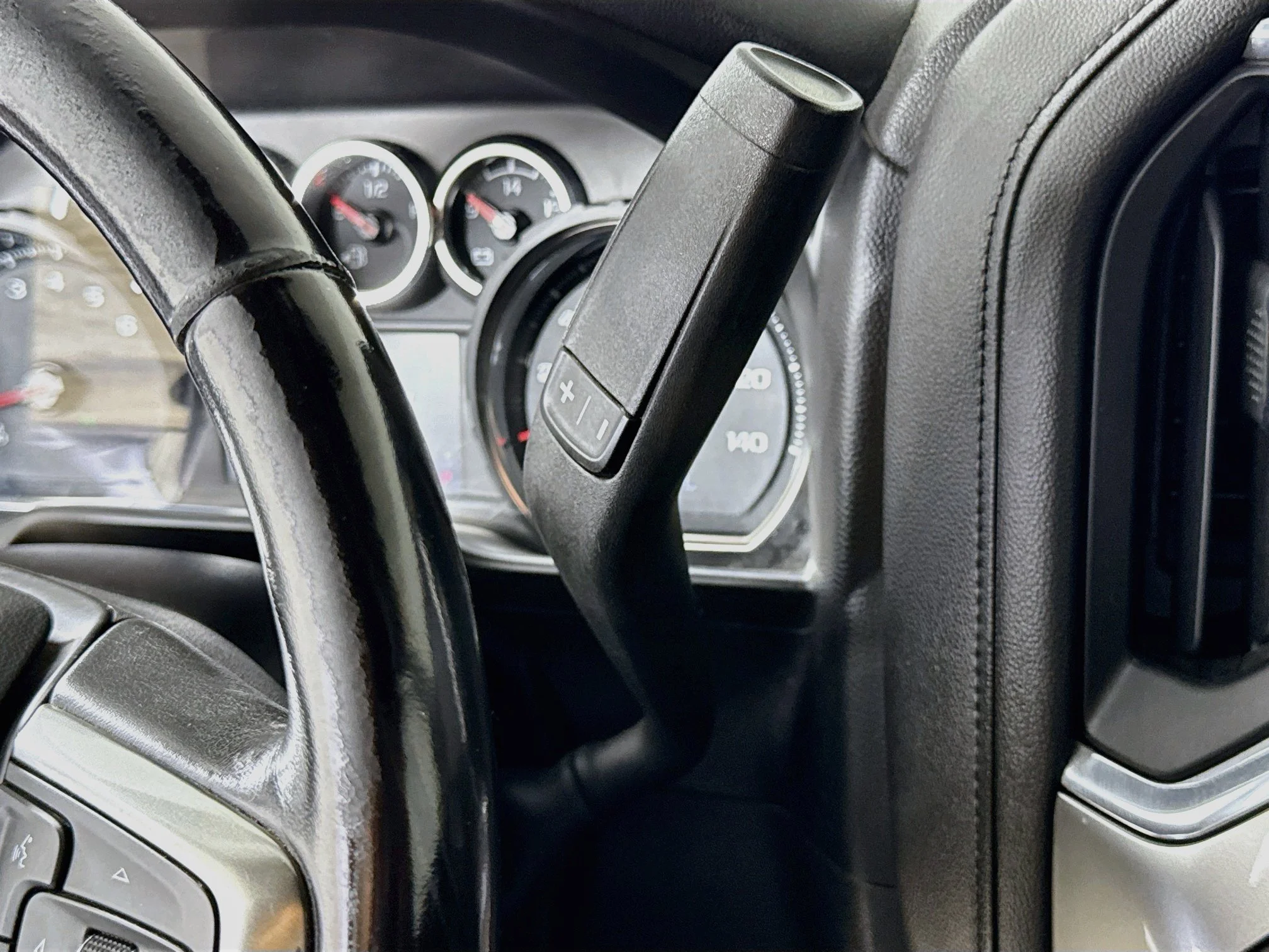 Used 2020 BLACK Chevrolet LT image 19