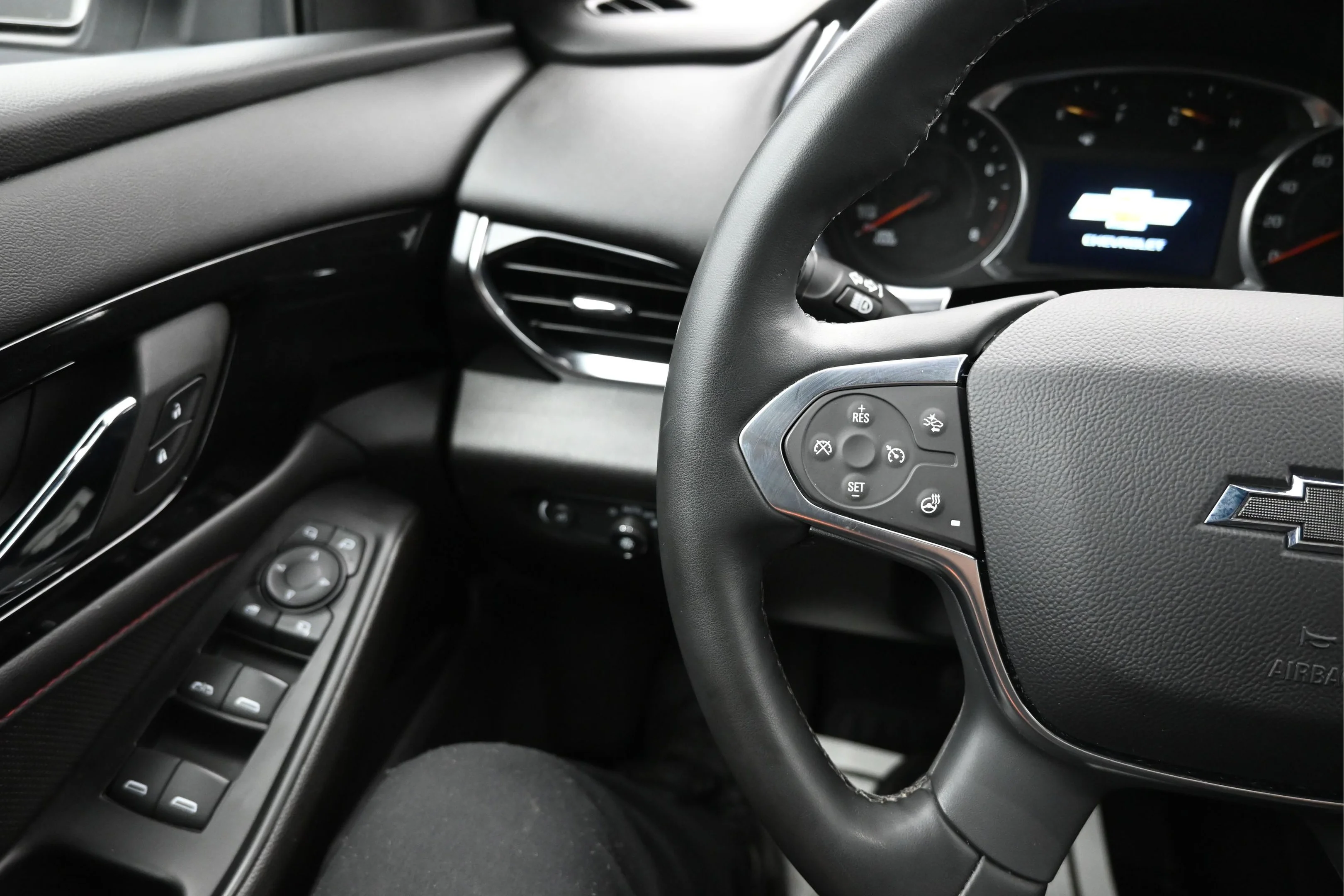 Used 2023 Summit White Chevrolet RS image 16