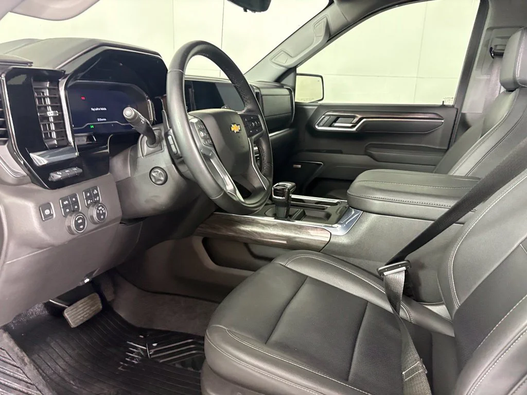 Used 2025 Gray Chevrolet LTZ image 27