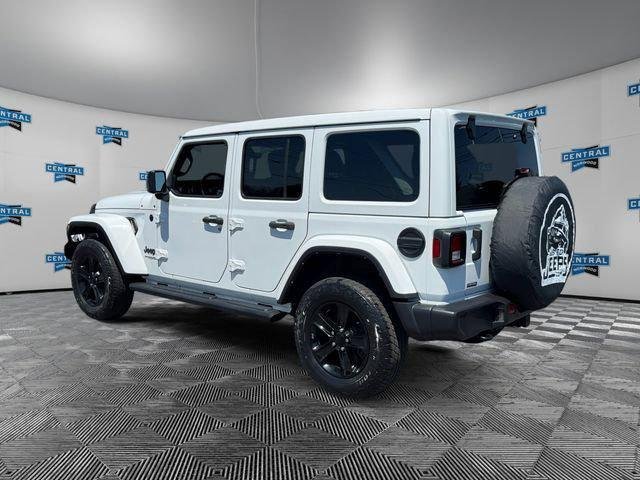 Used 2022 White Jeep Unlimited Sahara image 4