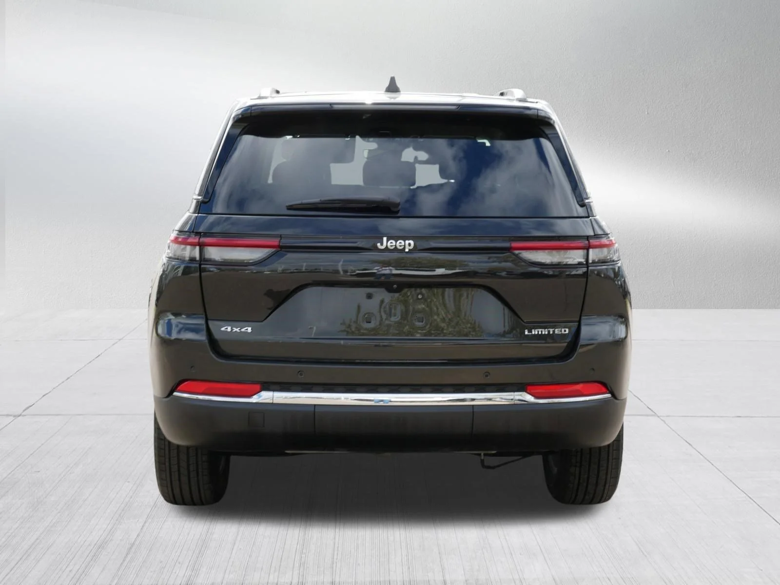 Used 2023 Rocky Mountain Pearlcoat Jeep Limited image 6