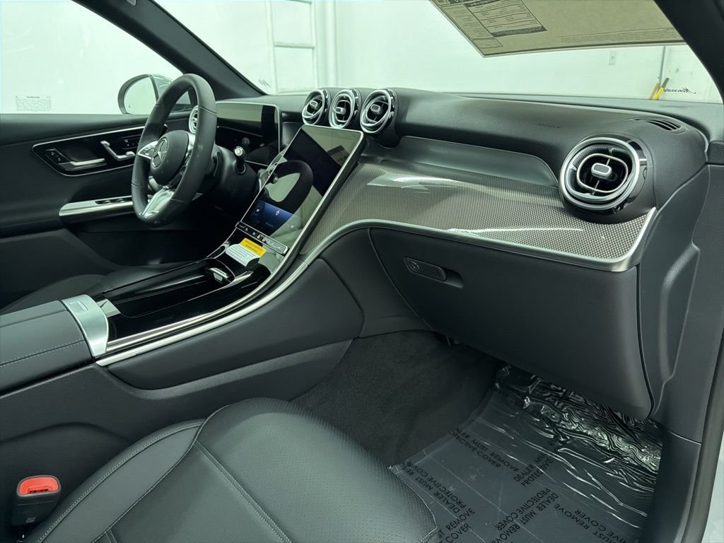 Used 2026 White Mercedes-Benz GLC 300 image 28