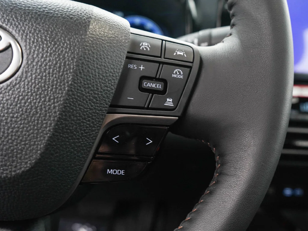 Used 2026  Toyota LE image 23