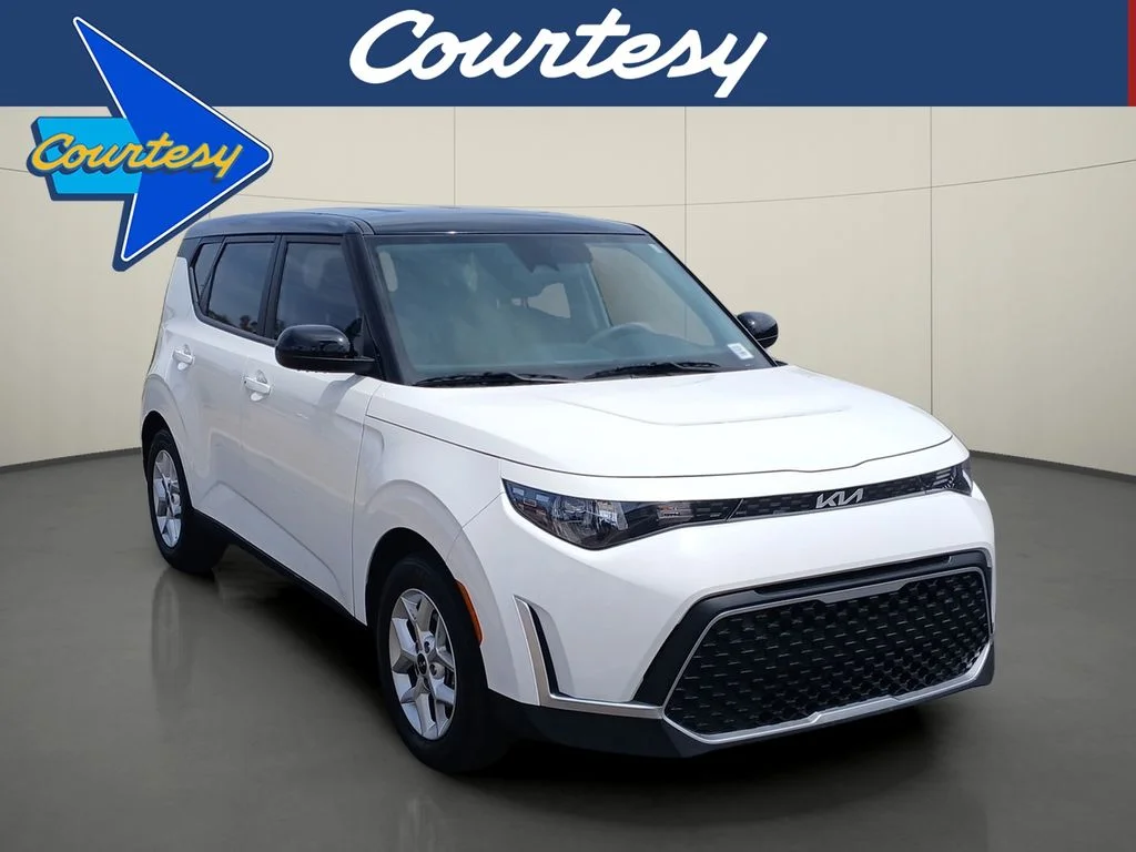 2024 Kia Soul 2.0L S IVT's photo