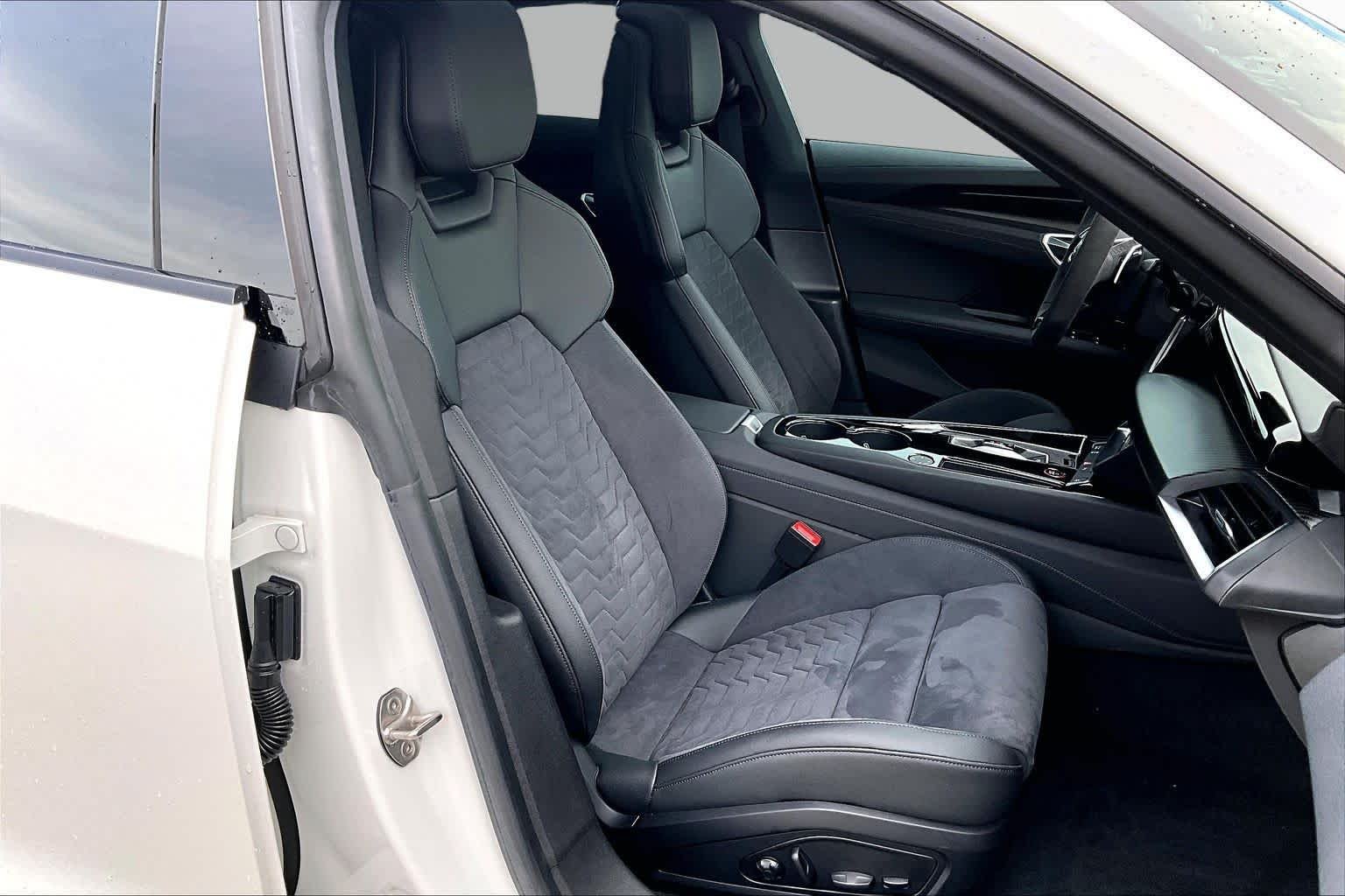 Used 2022 Ibis White Audi Premium Plus image 8
