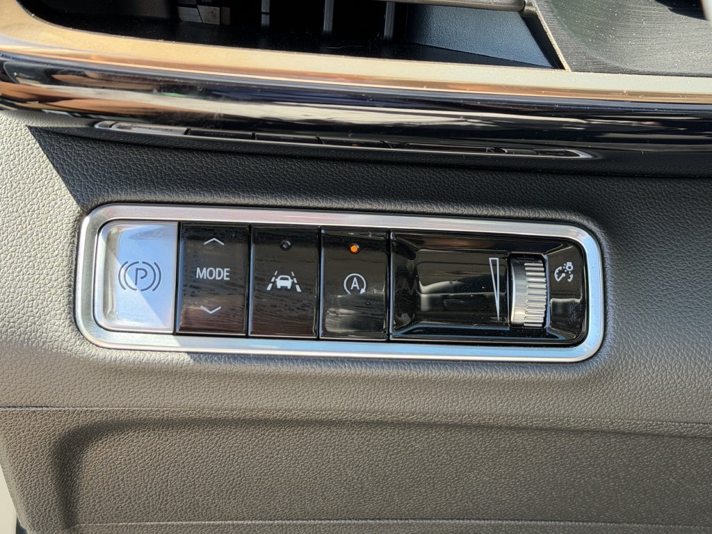 New 2026 Moonstone Gray Metallic Buick Avenir image 33