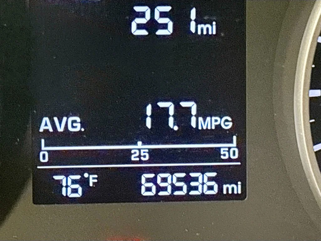 Used 2017 Silver Hyundai SE image 14