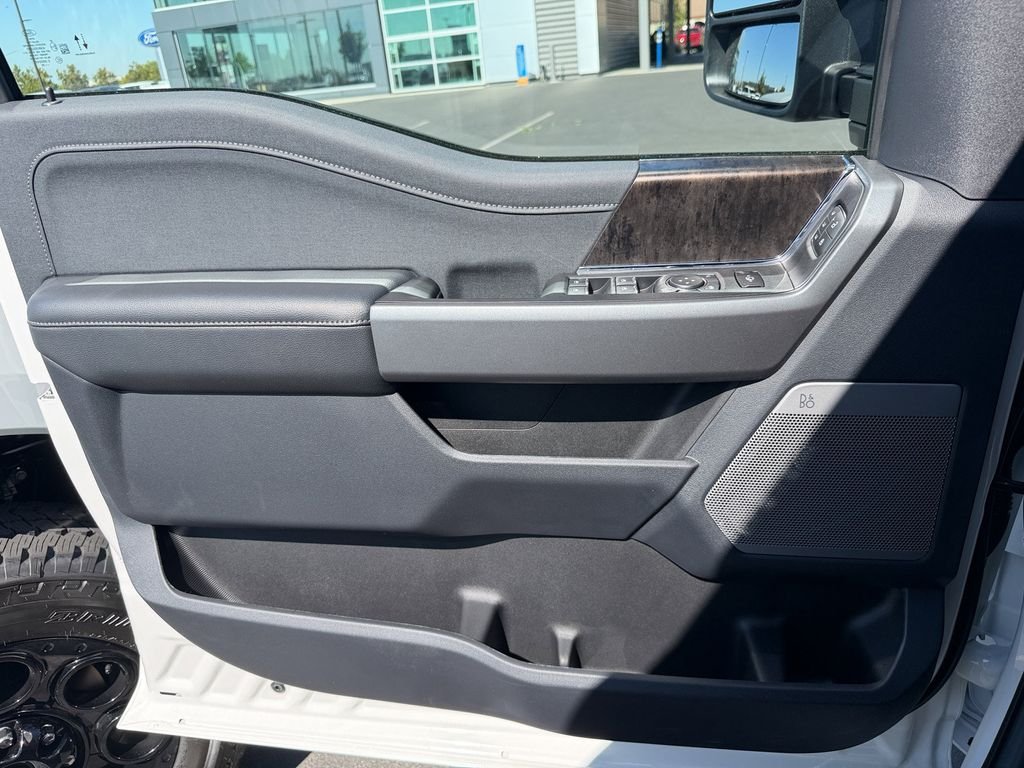 New 2026 Star White Metallic Tri-Coat Ford F-250® Lariat® image 18