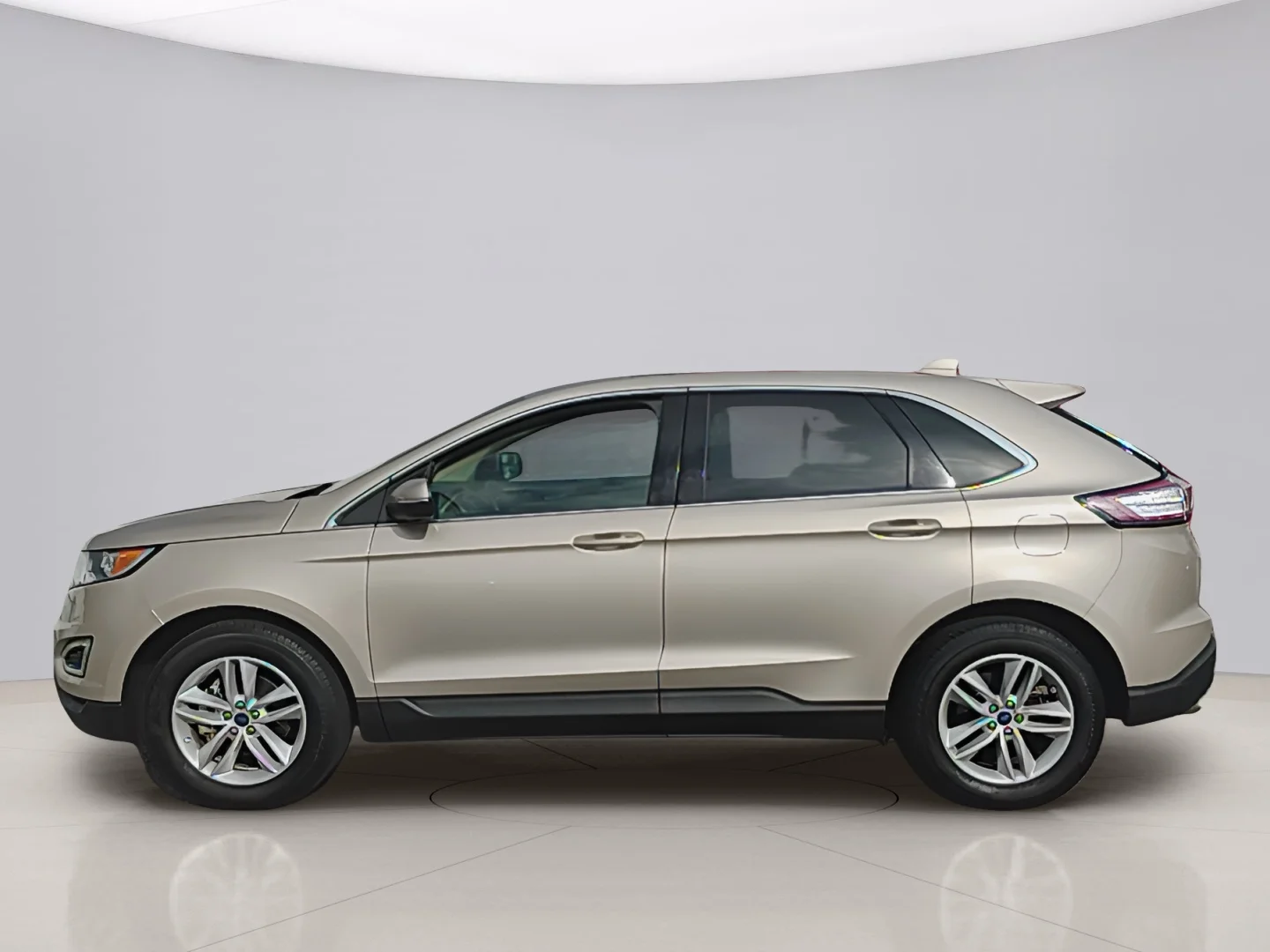 Used 2018 Gold Ford SEL image 2