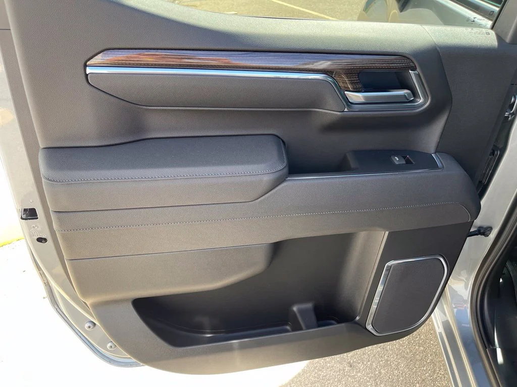 New 2026 Sterling Gray Metallic Chevrolet LT image 22