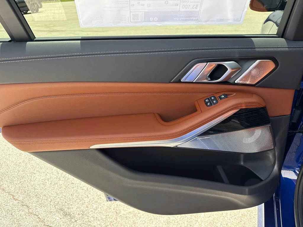 New 2027 Blue BMW M60i image 21