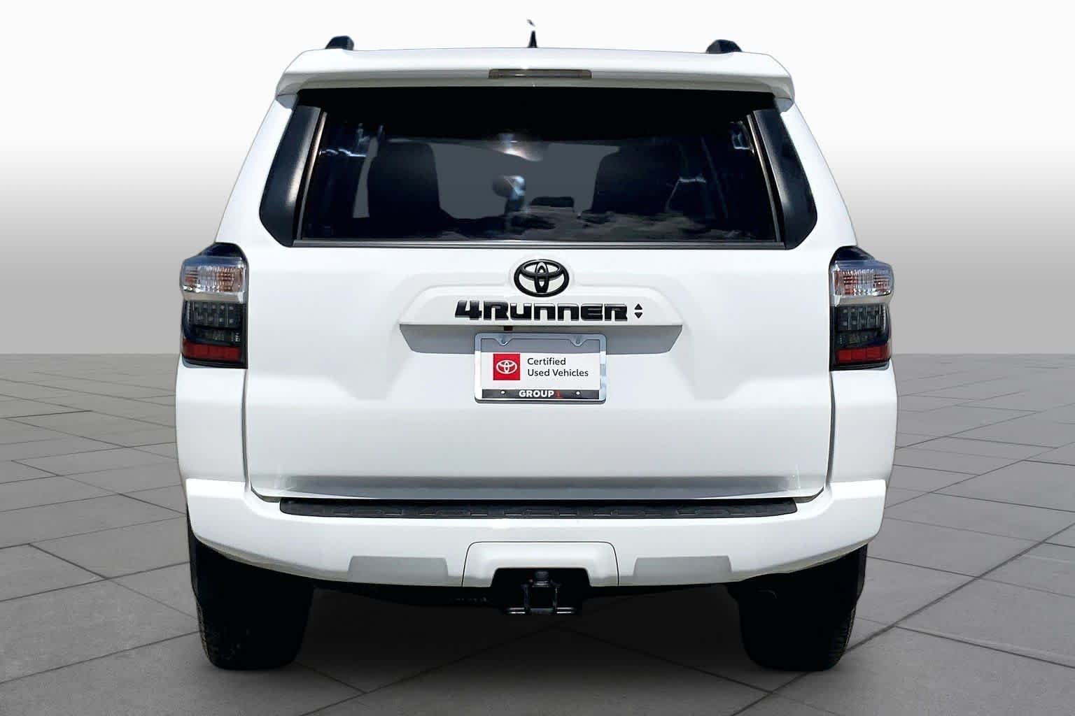 Used 2022 White Toyota SR5 image 5