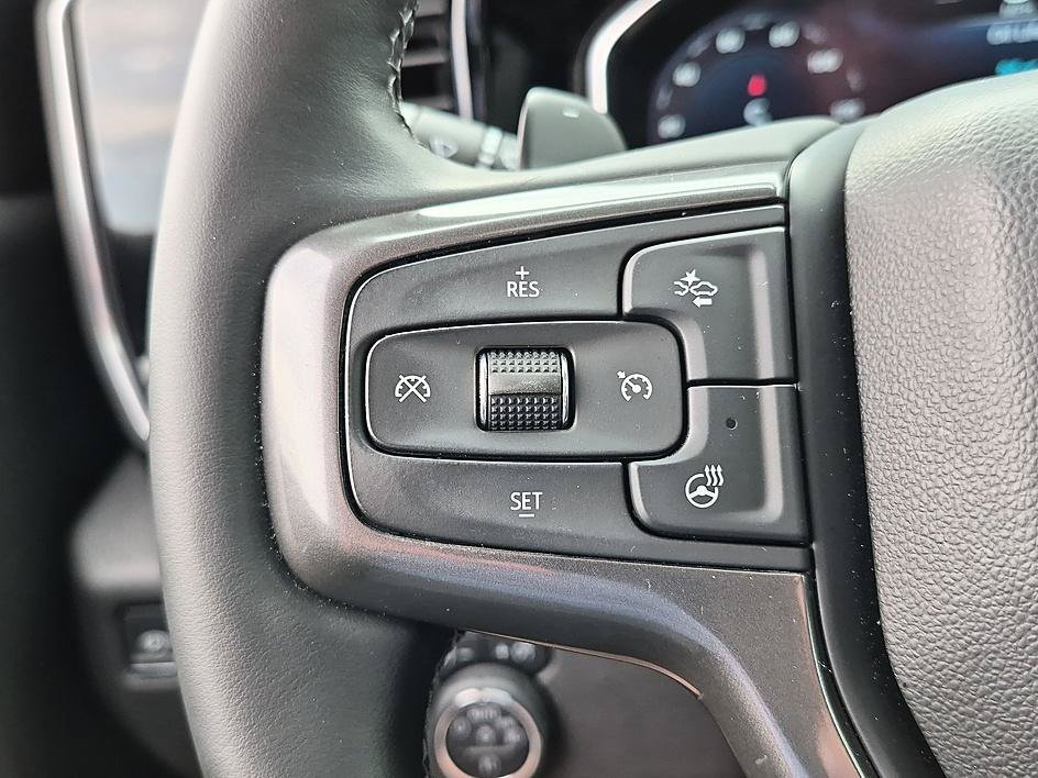 Used 2025 Sterling Gray Metallic Chevrolet High Country image 17
