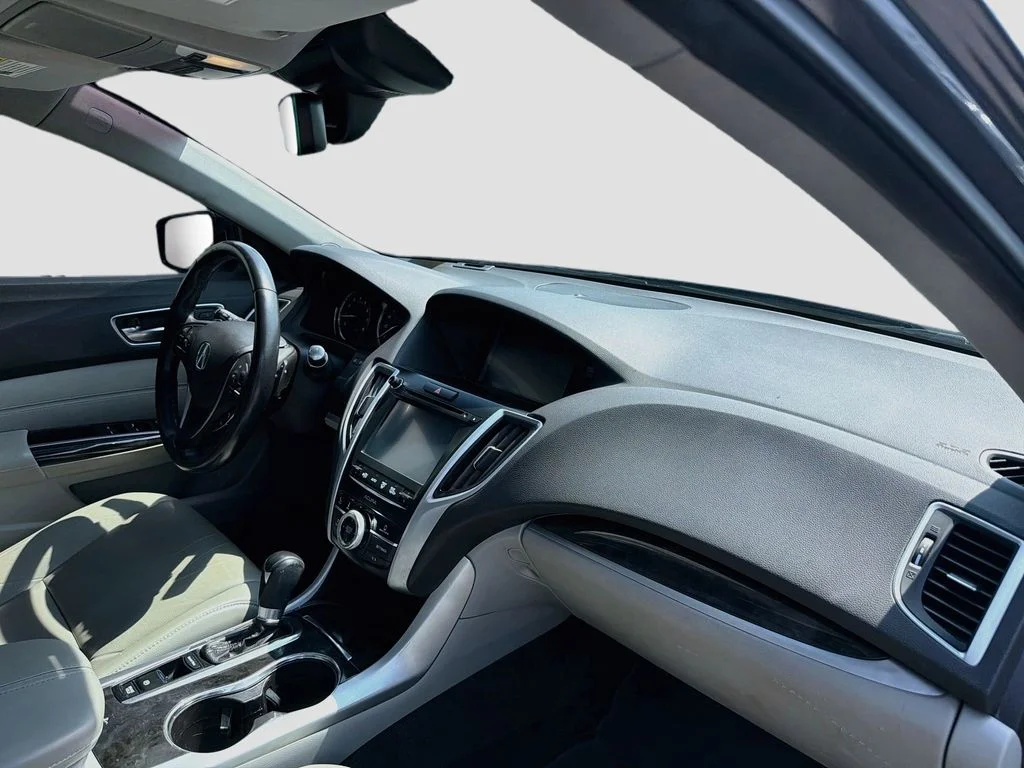 Used 2018  Acura 2.4L image 32