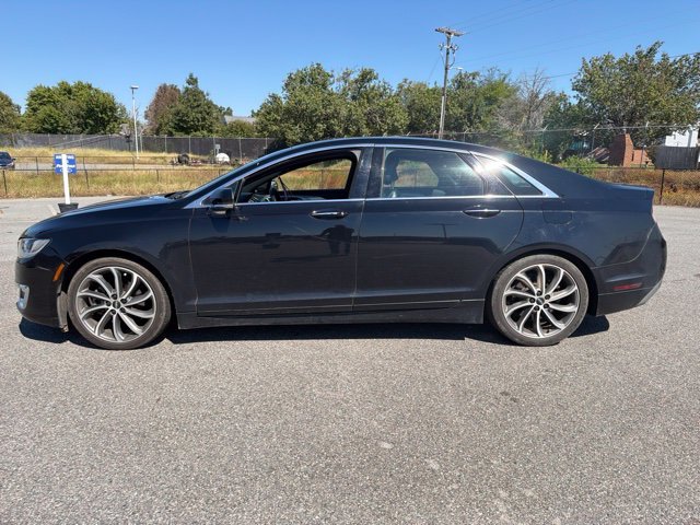 Used 2018 Black Lincoln Premiere image 5