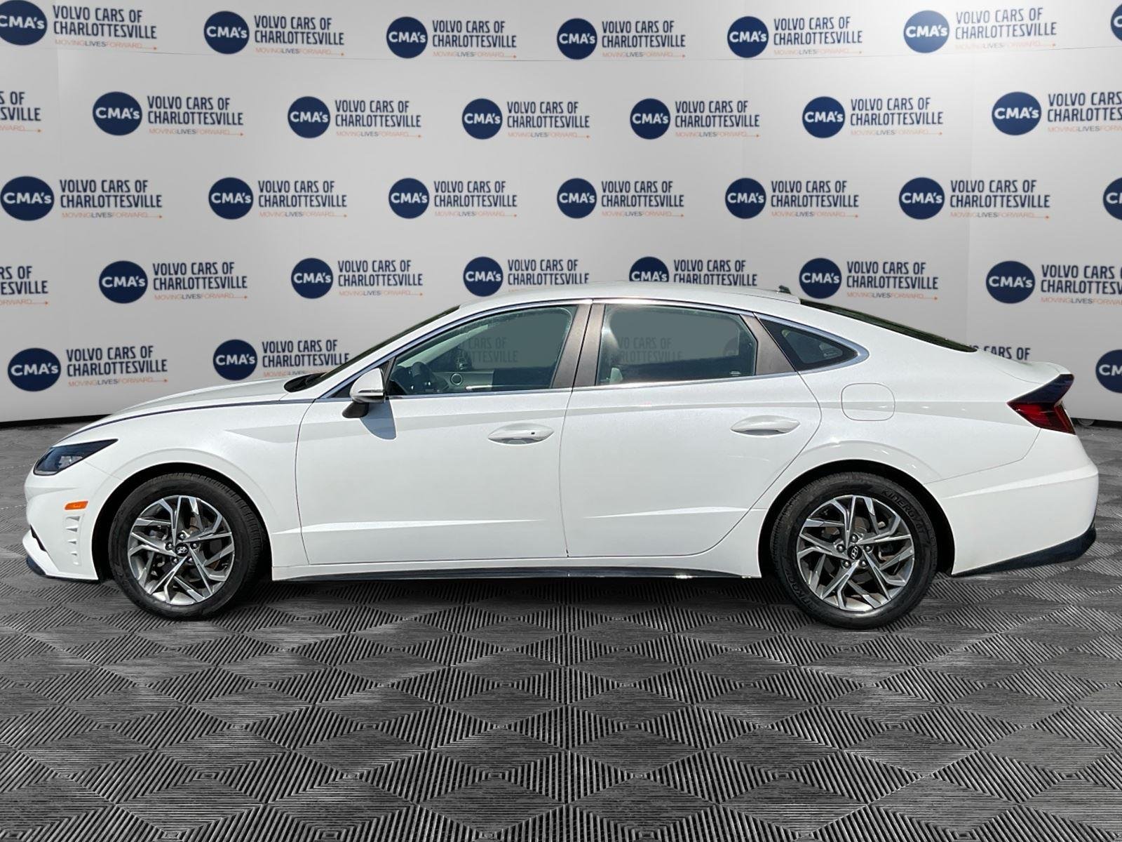 Used 2020 Quartz White Hyundai SEL image 2