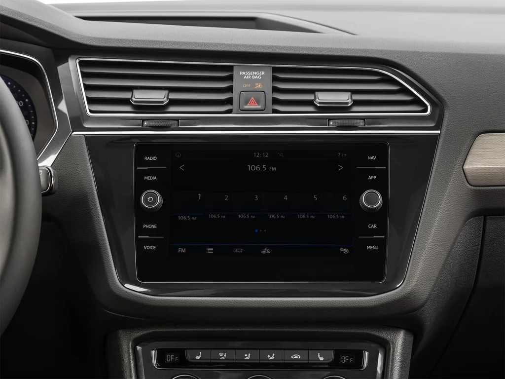 Used 2019  Volkswagen 2.0T SEL R-Line image 19