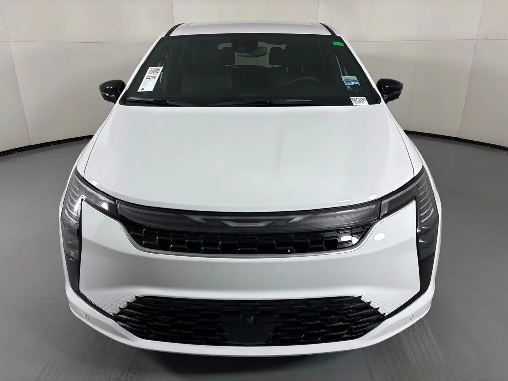 New 2027 White/off-white Chrysler Select image 3