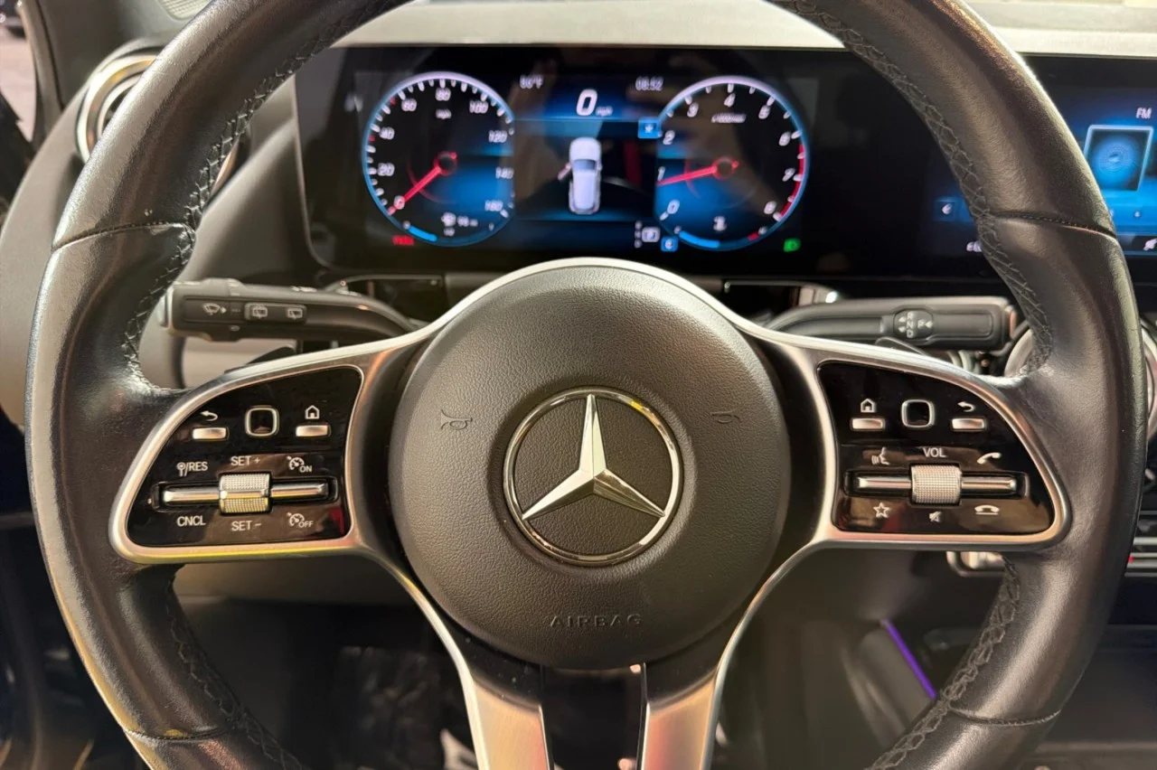 Used 2022 BLACK Mercedes-Benz GLA 250 image 19