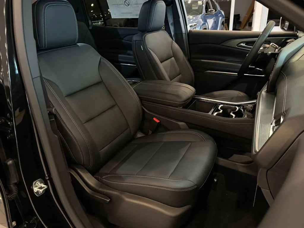 New 2027 Mosaic Black Metallic Chevrolet LT image 29
