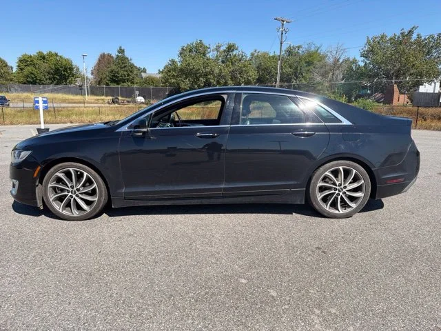 Used 2018 Black Lincoln Premiere image 5